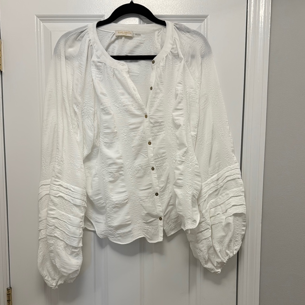 White Puff Sleeve Buttoned Blouse - image 1